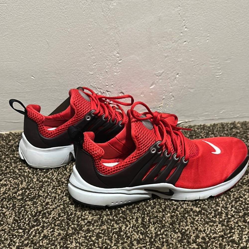 Nike Men's Red Athletic Shoes